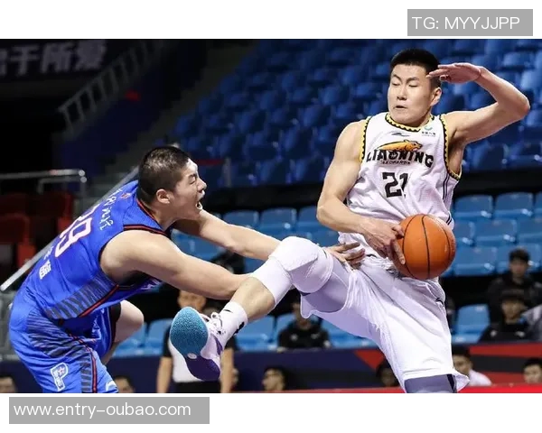 图拉姆因大腿伤缺席一个月后周四重返训练场状态回暖